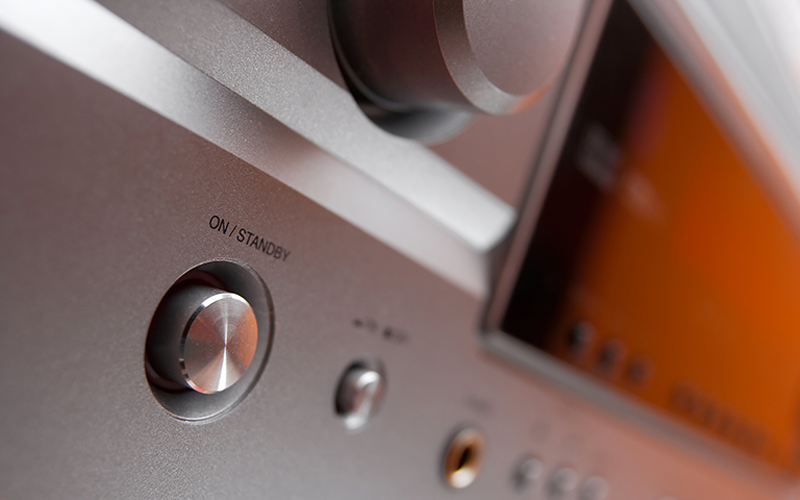 Technisches Gerät mit Detailaufnahme der Knöpfe