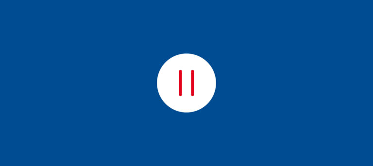 Blauer Hintergrund mit einem Pause-Symbol in der Mitte.